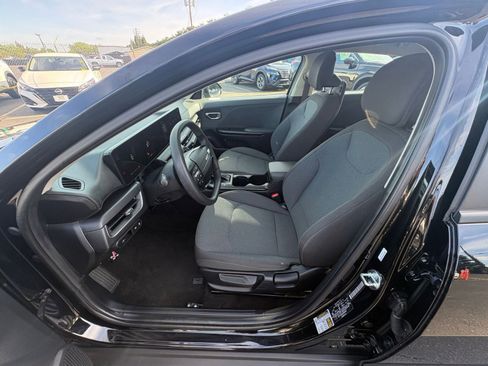Used 2025 Kia K4 LXS FWD image 27