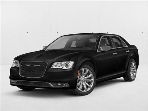 Used 2017 Chrysler 300 C RWD image 1