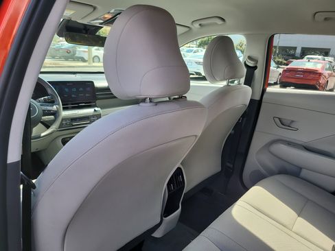 Used 2025 Hyundai Kona SEL image 13