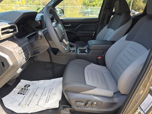 Certified 2025 Toyota Tacoma TRD Off-Road image 24