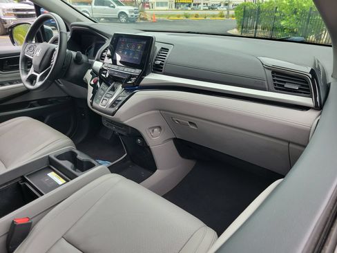 Used 2018 Honda Odyssey Elite image 13