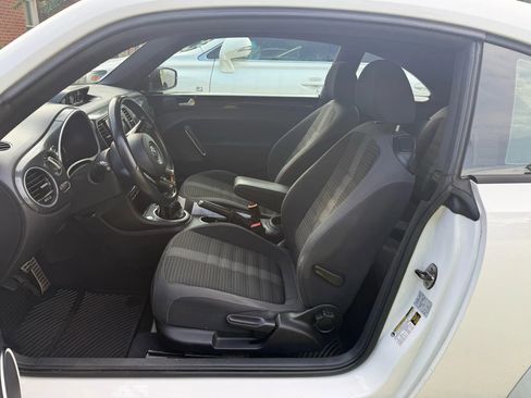 Used 2013 Volkswagen Beetle 2.0T image 10