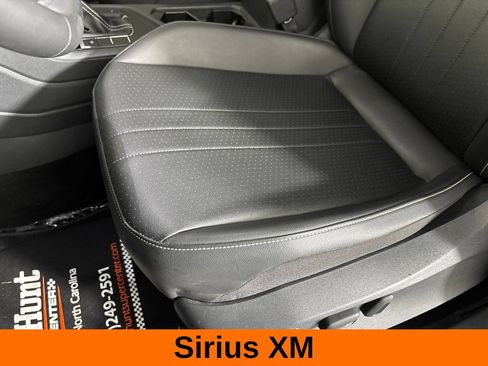 Used 2023 Volkswagen Tiguan SE R-Line FWD image 15