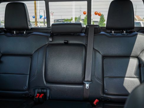 Used 2024 Chevrolet Silverado 2500 LT AWD/4WD image 24