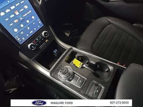 Certified 2022 Ford Edge ST-Line w/ Class II Trailer Tow Package image 29