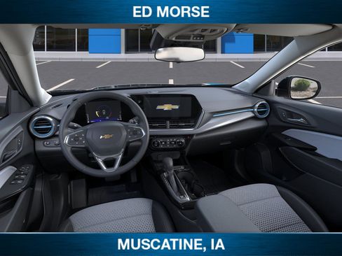 New 2025 Chevrolet Trax LT w/ Sunroof Package image 15