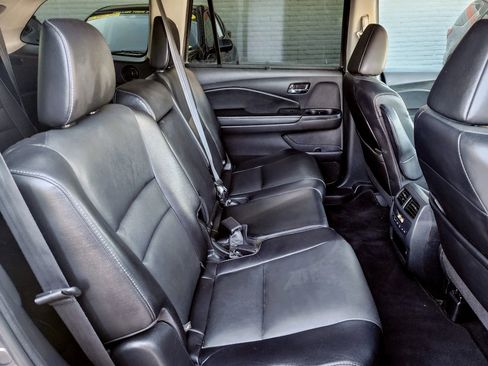 Used 2021 Honda Pilot Special Edition image 16