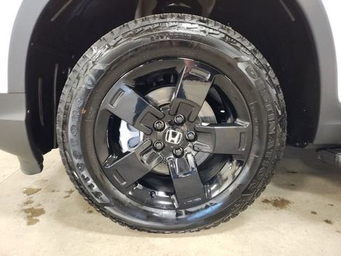 Certified 2025 Honda Ridgeline Black Edition image 10
