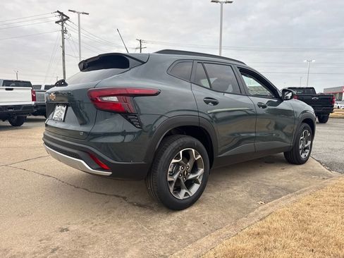 New 2026 Chevrolet Trax LT w/ Driver Confidence Package image 7