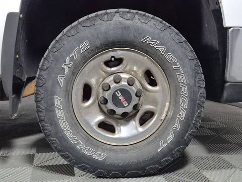 Used 2009 GMC Sierra 2500 W/T w/ Work Truck Preferred Package AWD/4WD image 22