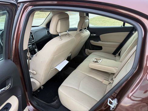 Used 2012 Chrysler 200 Touring image 12