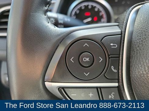 Used 2022 Toyota Camry XLE image 23