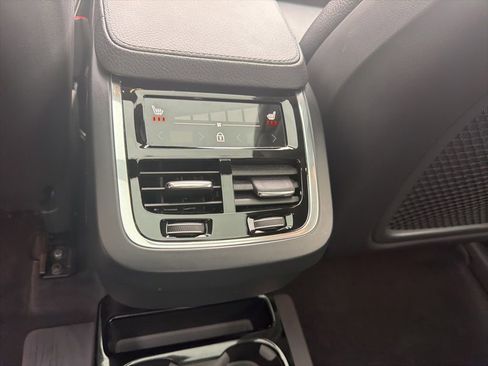 Used 2021 Volvo XC90 T6 Momentum w/ Protection Package Premier AWD/4WD image 8