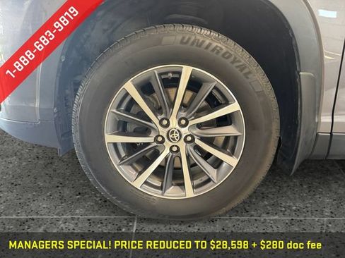 Used 2019 Toyota Highlander XLE AWD/4WD image 26