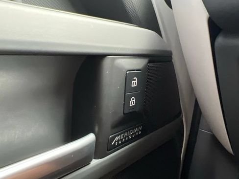 Used 2025 Land Rover Defender 110 X-Dynamic SE AWD/4WD image 23