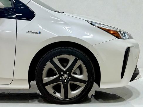 Used 2020 Toyota Prius XLE image 6