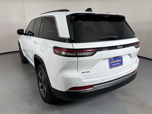 Used 2022 Jeep Grand Cherokee Limited 4xe w/ Luxury Tech Group II image 6