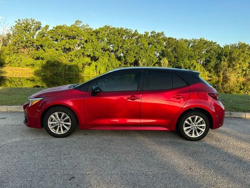 Certified 2024 Toyota Corolla SE w/ SE Package image 2