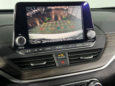 Used 2025 Nissan Altima 2.5 SV image 19