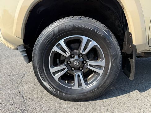 Used 2019 Toyota Tacoma TRD Sport w/ Technology Package AWD/4WD image 30