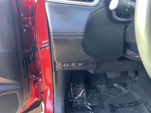 Used 2025 Toyota Corolla Cross AWD Hybrid w/ Convenience Package image 32