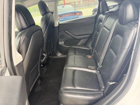 Used 2021 Tesla Model Y Long Range image 14