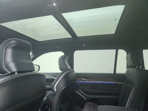 New 2025 Jeep Grand Cherokee L Summit w/ Obsidian Package image 31