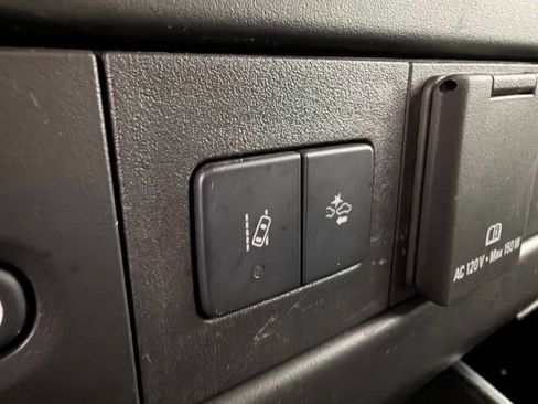 Used 2021 Chevrolet Express 3500 Extended w/ Driver Convenience Package image 18