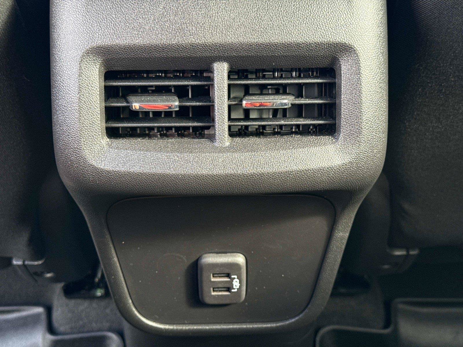 Used 2024 Chevrolet Equinox LT FWD image 18