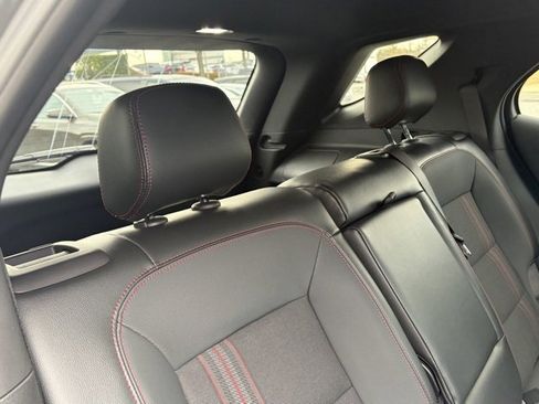 Used 2023 Chevrolet Equinox RS image 30