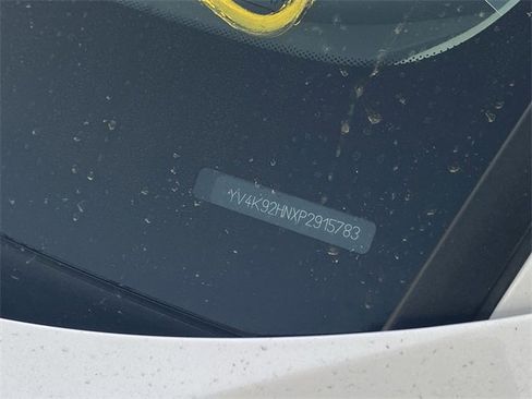 Used 2023 Volvo XC40 B4 Plus w/ Driver Assist Package image 11