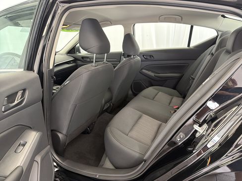 Used 2025 Nissan Altima 2.5 S FWD image 12