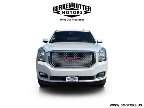 Used 2016 GMC Yukon XL Denali w/ Open Road Package AWD/4WD image 8
