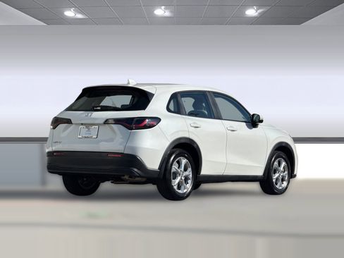 Certified 2023 Honda HR-V LX image 9