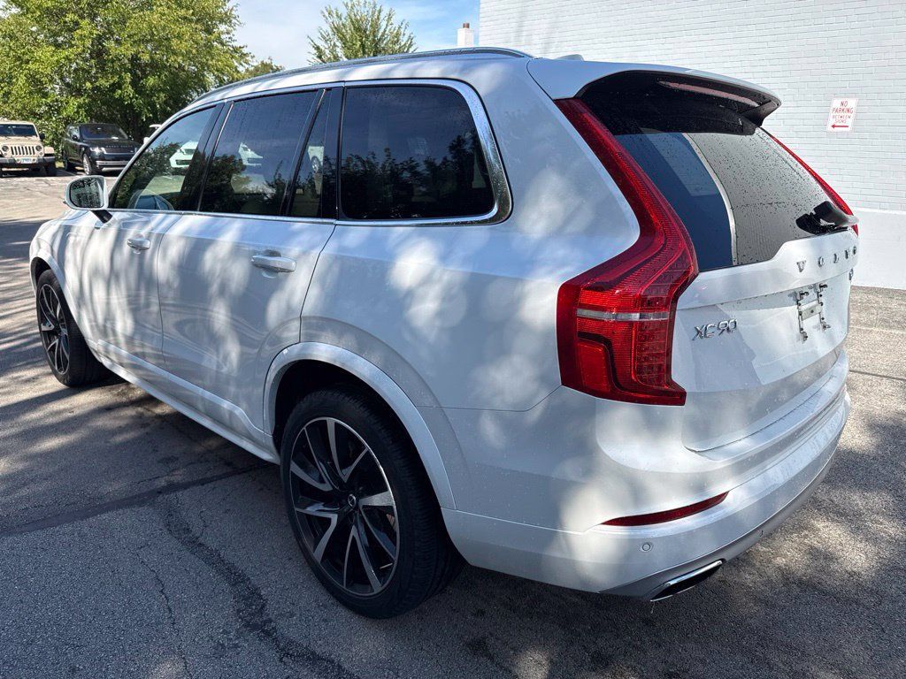Used 2021 Volvo XC90 T6 Momentum w/ Climate Package AWD/4WD image 3