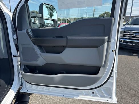 New 2026 Ford F350 XL w/ XL Chrome Package image 21