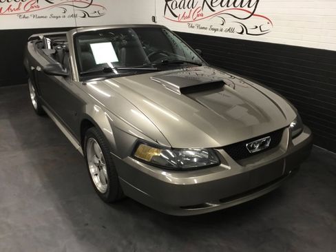 Used 2001 Ford Mustang GT image 2