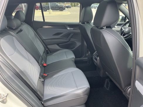 New 2026 Volkswagen Tiguan SE R-Line FWD image 26