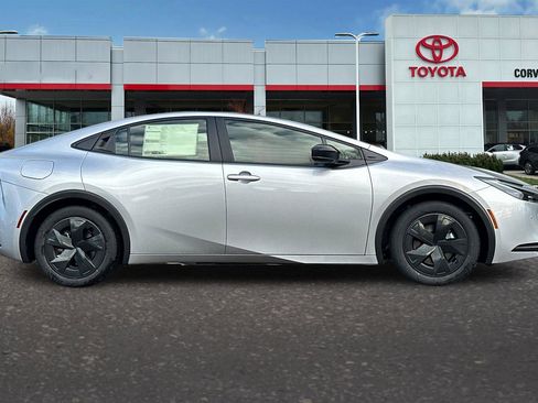 New 2026 Toyota Prius Plug-In Hybrid image 4