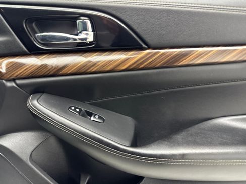 Used 2017 Nissan Maxima Platinum image 42