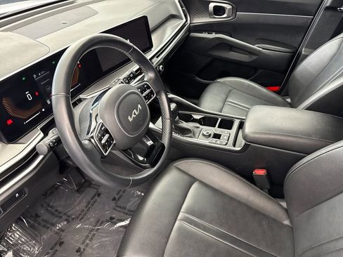 Used 2024 Kia Sorento S image 9