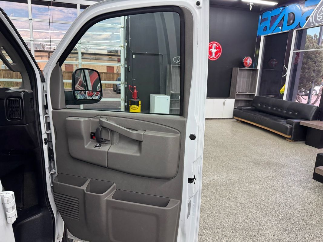 Used 2017 Chevrolet Express 3500 LT w/ LT Preferred Equipment Group RWD image 14
