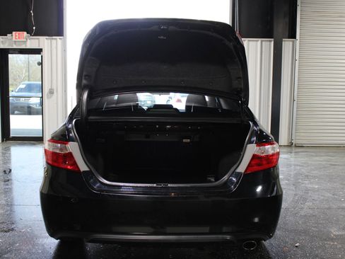 Used 2017 Toyota Camry SE image 21