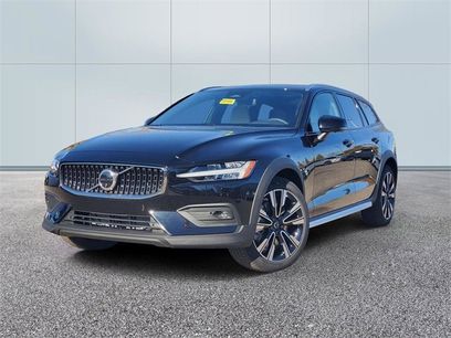 New 2026 Volvo V60 B5 Cross Country Ultra w/ Protection Package Premier