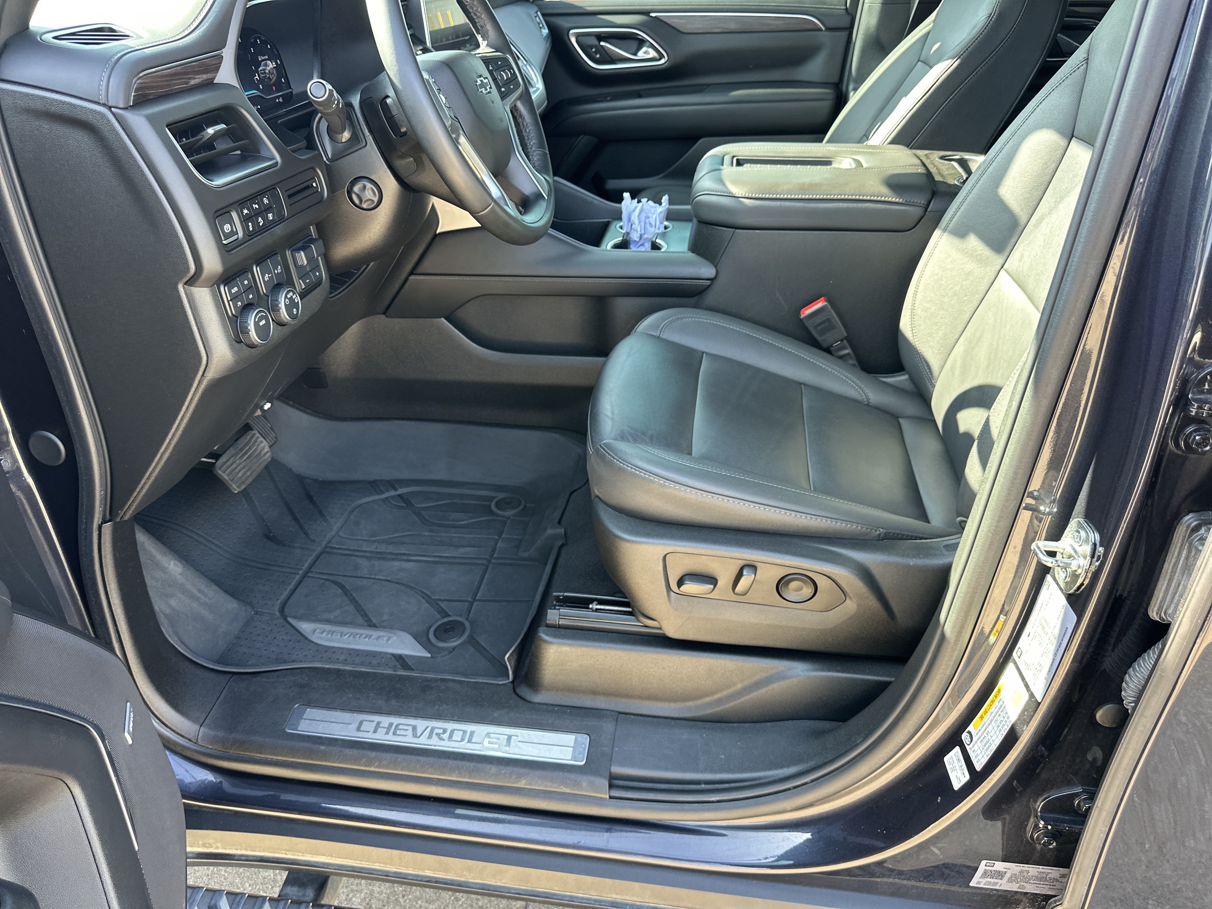 Certified 2024 Chevrolet Tahoe Z71 w/ Luxury Package AWD/4WD image 10