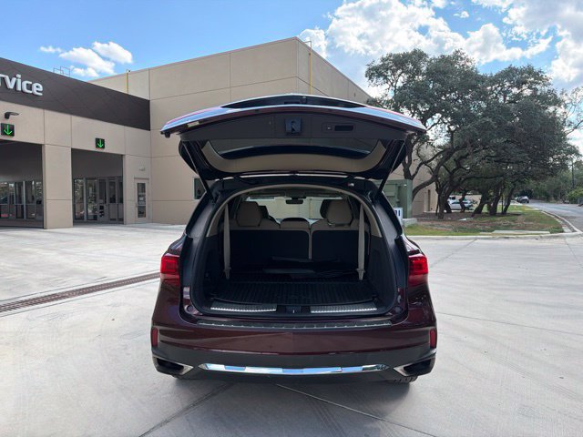 Used 2017 Acura MDX w/ Technology Package FWD image 4