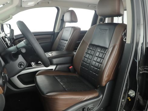 Used 2019 Nissan Titan Platinum Reserve w/ Platinum Utility Package image 11