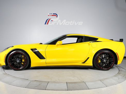 Used 2015 Chevrolet Corvette Z06 w/ 3LZ Preferred Equipment Group RWD image 2