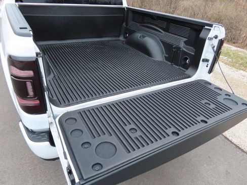 Certified 2022 RAM 1500 Laramie image 19