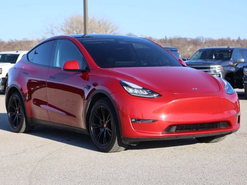 Used 2022 Tesla Model Y Long Range image 4